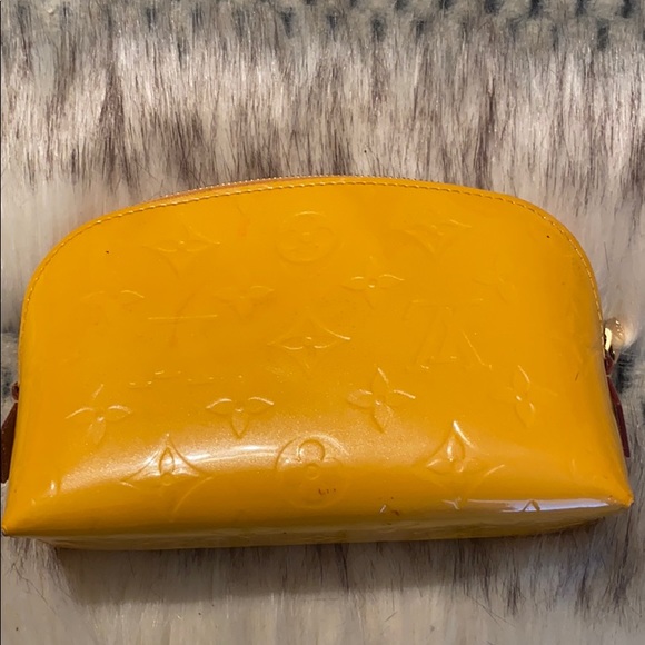 Louis Vuitton Makeup Bag - Picture 3 of 6